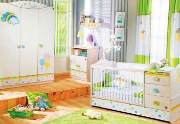 "Балаға туылмай жатып киім-кешек алу - жаман ырым" дейді. Сол рас па?