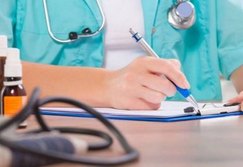 Перечень гарантированного объема бесплатной медпомощи утвердили в РК. Кому показан обязательный медосмотр в Казахстане