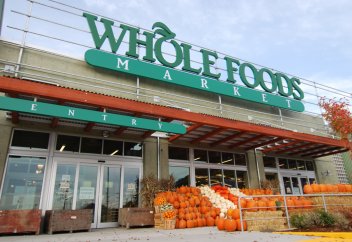 Жұмыс орнында намаз оқу құқығы үшін күреседі