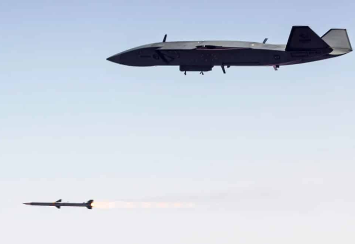 Беспилотник MQ-28 Ghost Bat впервые сбил воздушную цель ракетой (видео)