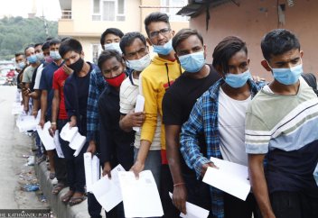 Мигранты, «золотая корова» Непала, остались недостаточно защищены от риска со стороны Персидского залива