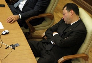 Депутаттарға жаза қолданылады