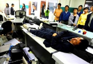 Жапонияда жұмыстан зорығып өлген қызметкерлердің саны артуда