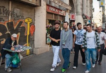 Түркияда бала сүйе алмай жүрген жұптар көбейді