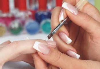 Ғалымдар тырнақ әрлеудің денсаулыққа қаншалықты зиян екенін анықтады