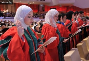 Мусульманка - самый молодой врач в мире