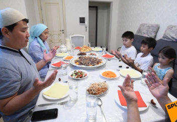 В Казахстане многие соблюдают Пост семьями