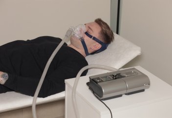 Мировой рынок оральных приспособлений для лечения апноэ во сне достигнет 800 млн долларов к 2030 году