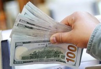 Әлемдік орталық банктер қорын көбейтуде доллардың үлесін арттырады