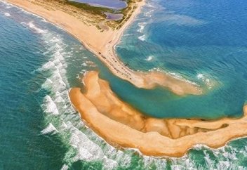 В Бермудском треугольнике внезапно возник опасный остров