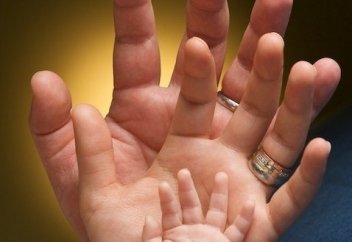 Разные: Психолог назвала причины позднего рождения детей в крупных городах