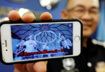 МЕШІТ ІШІНДЕ КЛИП ТҮСІРГЕН РЭП ӘНШІ ЖАЗАҒА ТАРТЫЛДЫ