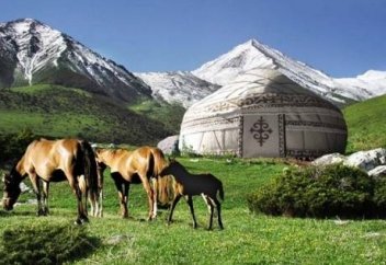 «Жақсы көрші тапқаның - көп олжаға батқаның»