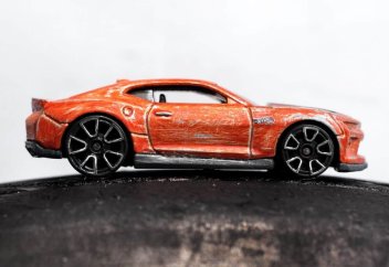 Жаңа бояу көліктегі сызат түскен жерді күн астында жарты сағатта қалпына келтіреді