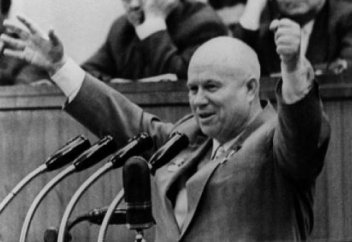 Хрущевті тақырға отырғызған