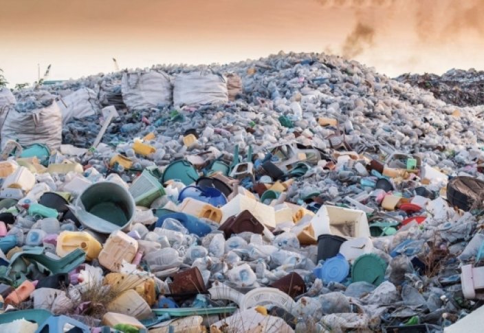 Ғаламдық мәселе: Пластика қалдықтары зиянды химиялық заттар бөлінуде