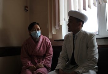 Мешіт демеушілігімен үмітсіз науқастың бүйрегіне ота жасалды (фото)