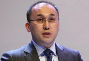 Министр Қазнетте заңға қайшы пiкiр жазатындар қалай анықталатынын айтты