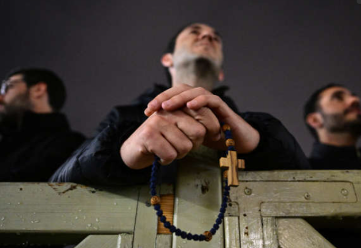 Сколько зарабатывают священники по всему миру?