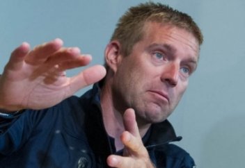 Ұшақтың салмағы артпауы үшін мен арықтауым керек – ұшқыш (фото+видео)