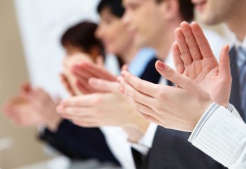 Можно ли выражать свое восхищение рукоплесканием?