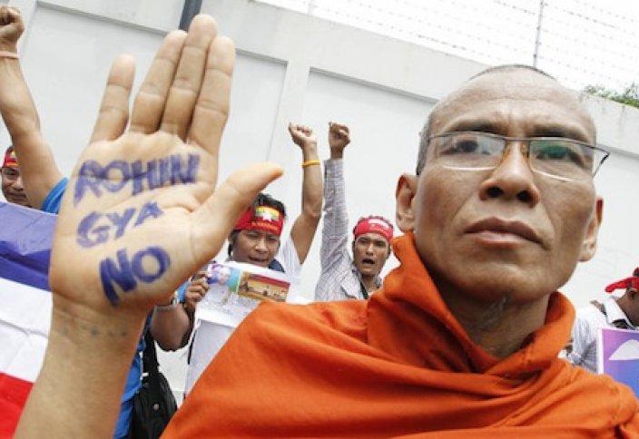 Совсем не мирная религия