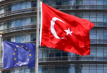 Түркия Еуропа елдеріндегі исламофобияны тексермек