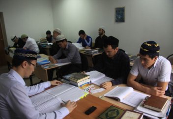 Үш медресе колледж мәртебесін алды