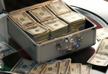 2030 жылға қарай ең бай адамдардың дәулеті 300 трлн теңгеге артады