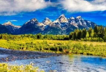 Анам барда айтылатын жыр-ән көп