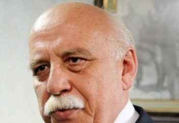 Терористтер 400 ге жуық мектепке шабуыл жасады