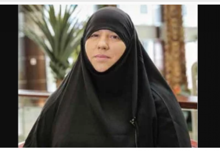 Французская певица приняла ислам и отправилась в хадж. Британские парламентарии-мусульманки совершают хадж в числе 2,5 млн паломников