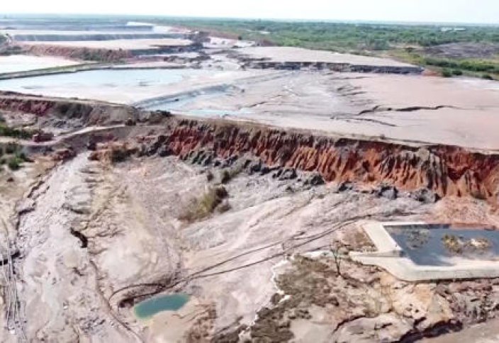 Разрушительный токсичный разлив рассматривается как испытание того, смогут ли африканские страны противостоять Китаю