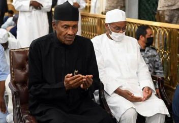 Президент Нигерии и султан Брунея помолились в мечети Пророка