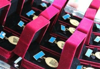 Биыл 2205 түлек "Алтын белгі" иегері атанды