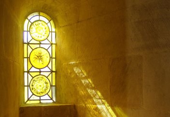 Аллах помогает Своему рабу, пока тот помогает своему брату