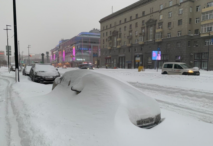 Мигранты уехали, Москва без дворников теряет столичный блеск