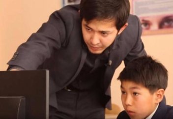 «Болашақтың» түлегі ауылда сабақ беріп жүр