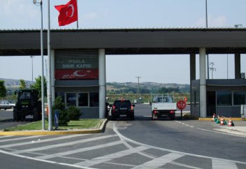 ИСИМ-мен байланысты айыпталған 10 мың тұлғаға Түркия аумағына кіруге тыйым салынды