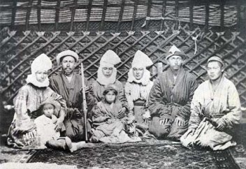 “Қазақтың сенімі – тәңіршілдік” дейтіндерге екі жауап