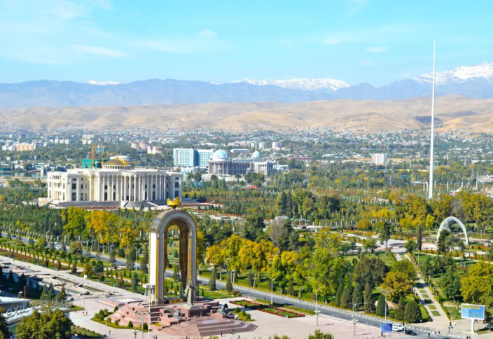 Более 5 тыс. граждан Таджикистана не могут пересечь границу страны из-за долгов