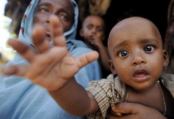 Тысячи мусульман-рохинья сбежали из Мьянмы