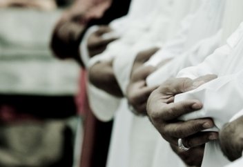 Имам намазда «раббәнә ләкәл хамд» дұғасын іштей айта ма?