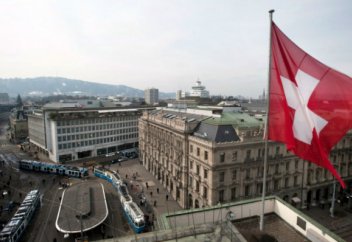 В Швейцарии хотят проверять соцсети просителей убежища