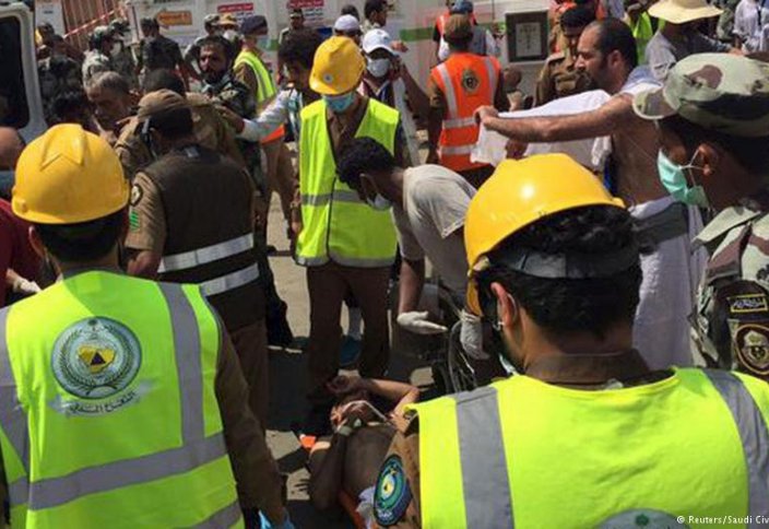 Близ Мекки в результате давки погибли более 700 человек