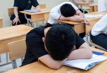 Родители в замешательстве из-за того, что во Вьетнаме вводят штрафы за принуждение детей к учебе