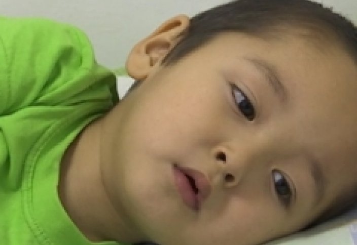 Ел іші: Балабақша ғимаратының терезесінен бүлдіршін құлап түсті (видео)