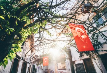 Түркия жұмыс уақытын қысқартады