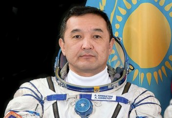 Ғарышкер Айдын Айымбетовке «Халық қаһарманы» атағы берілді