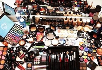 Красота требует жертв или темная сторона моды и косметики. Ученые обнаружили в косметике токсичные вещества